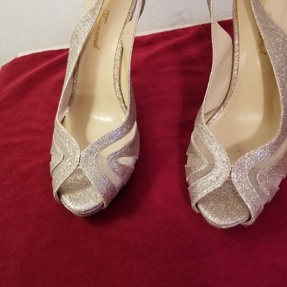 Gold high heels size 8 - Picture 3 of 6